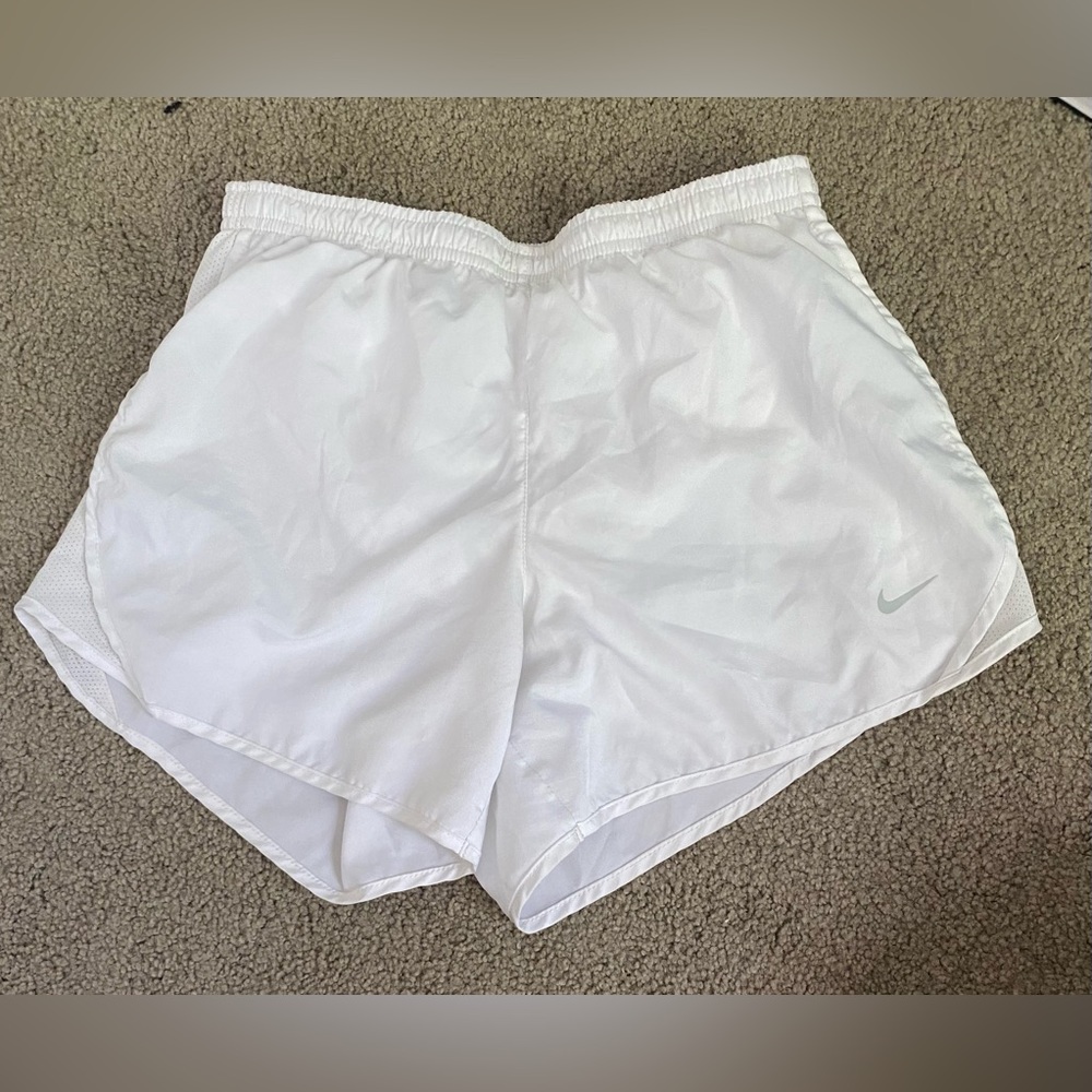 white nike shorts